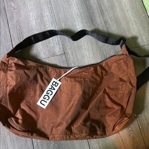 BAGGU large crescent bag in brown